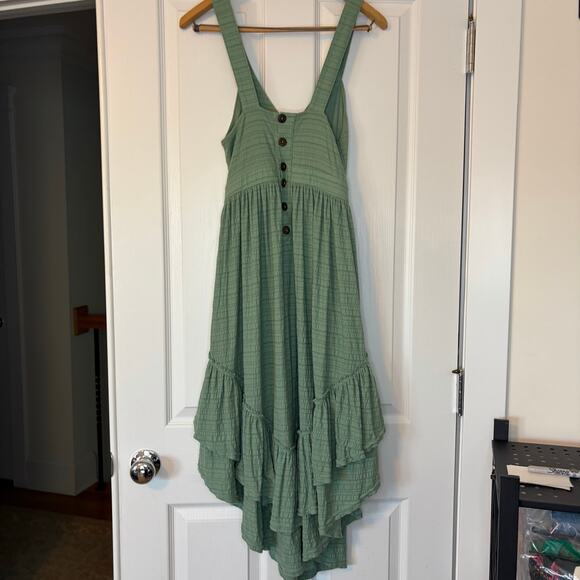 Free People Beach sage green keyhole dress with button back. Size XS - Picture 2 of 9
